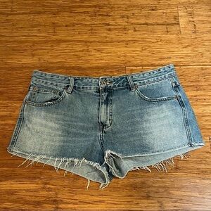Pull&Bear medium wash denim jean cut-off shorts. Size Women's Extra Large XL